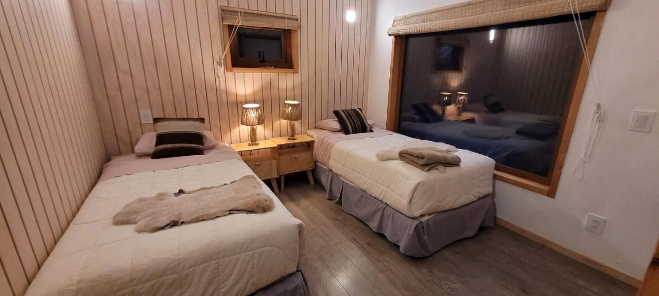 Cabana En Laguna Azul Patagonia Bagual Villa Torres del Paine National Park ภายนอก รูปภาพ